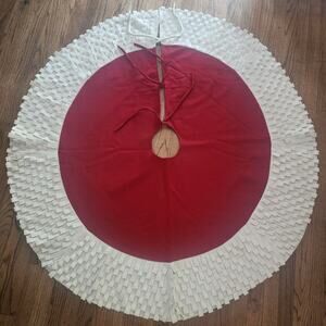 Crate & Barrel Jolly Treeskirt Red & Cream Wool Christmas Tree Skirt 54" Round